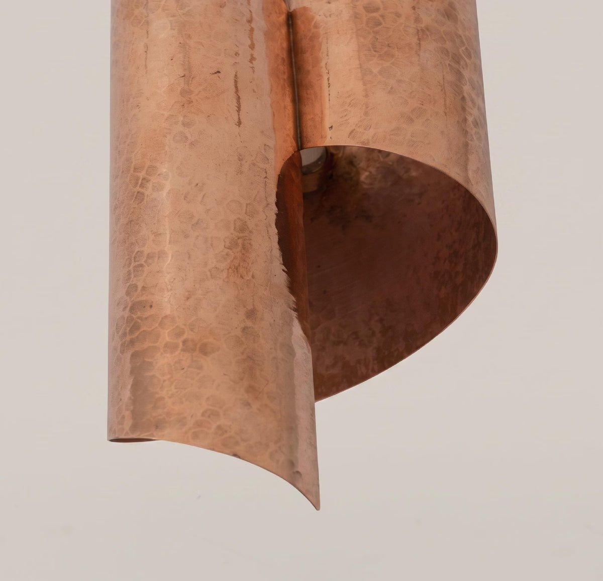 Applique murale en cuivre martelé, Lampe murale minimaliste moderne, Éclairage de couloir et de salle de bain