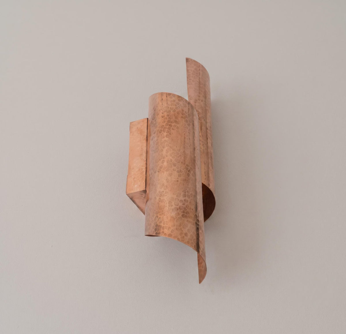 Applique murale en cuivre martelé, Lampe murale minimaliste moderne, Éclairage de couloir et de salle de bain
