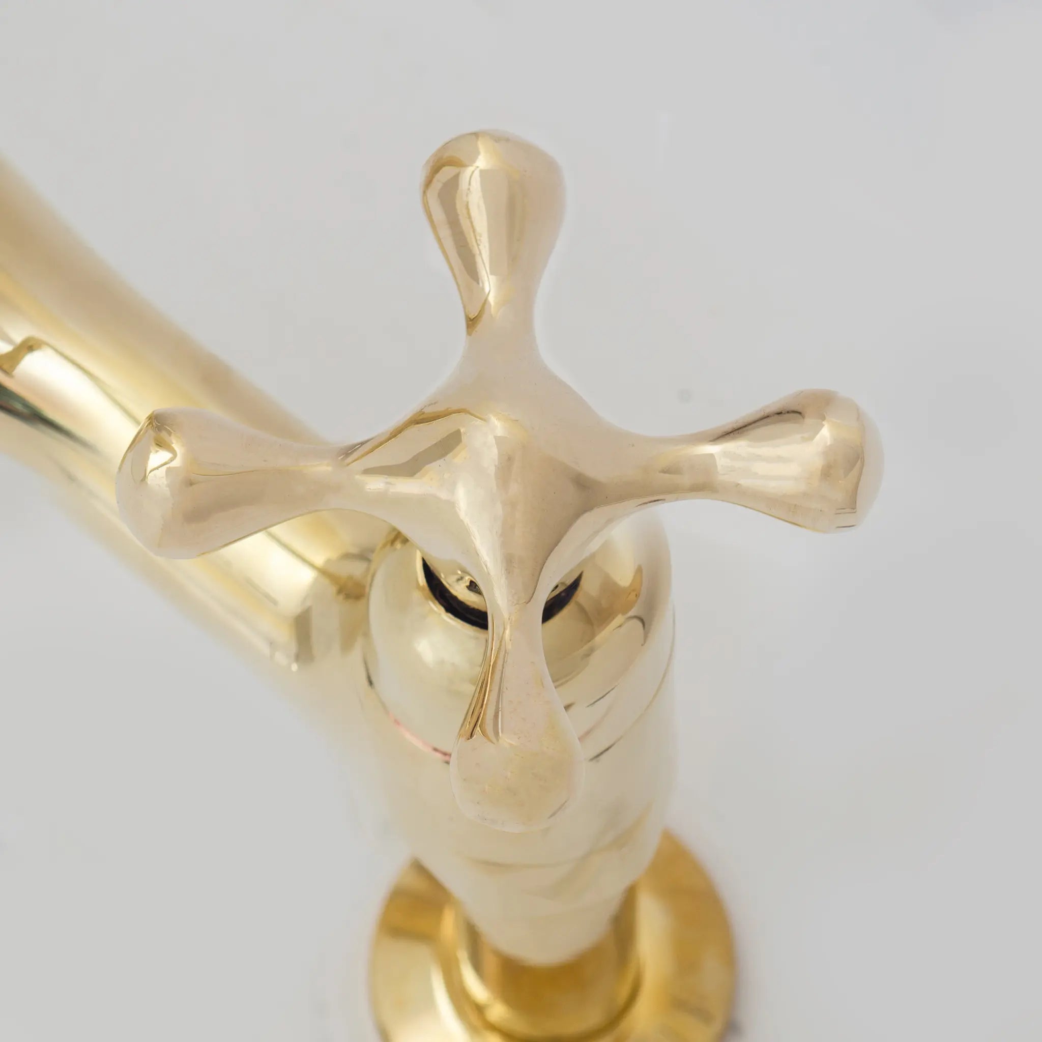 Simple Cross Handle Detail