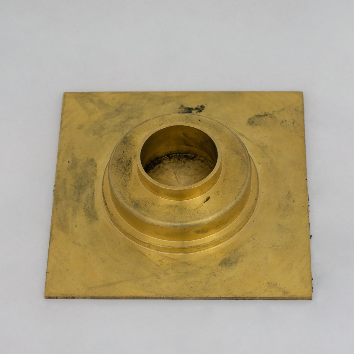 Engraved Traditional Style Brass Floor Drain | Shower floor - Insideast