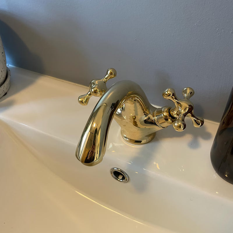 Single-Hole Unlacquered Brass Bathroom Sink Vanity Faucet with Double Simple Cross Handles