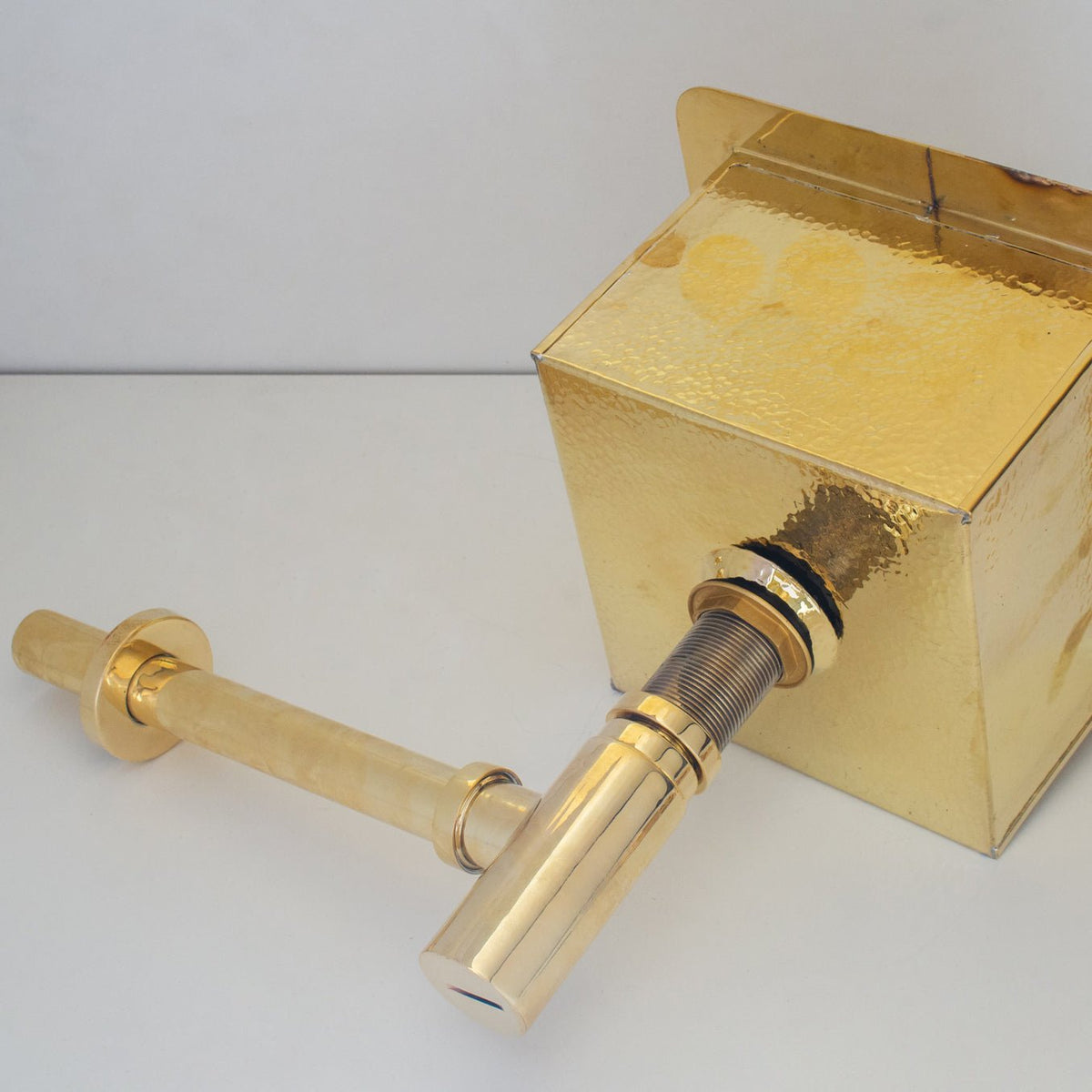 Round Solid Brass Bottle P - Trap & Push - Up Drain - Insideast
