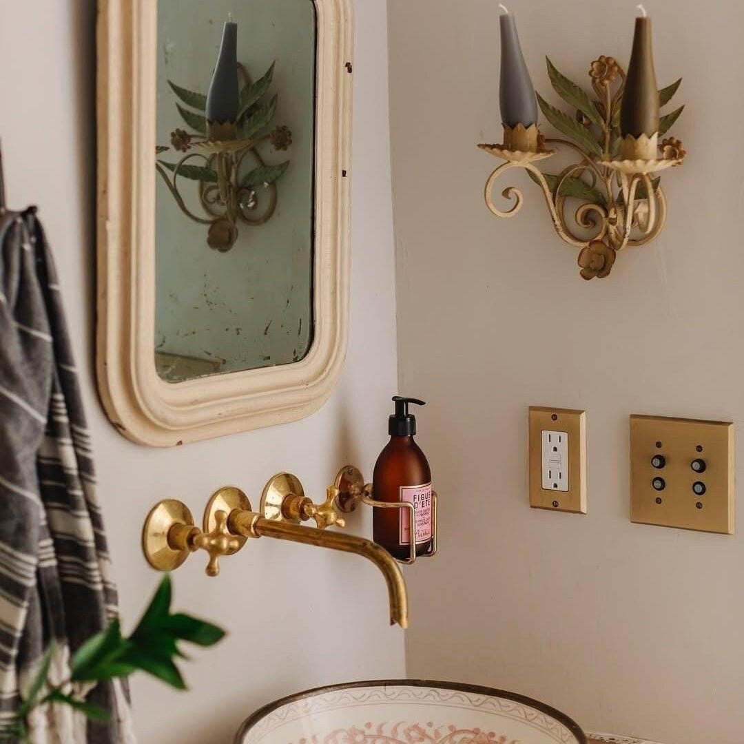 Grifo de baño empotrado de latón sin lacar